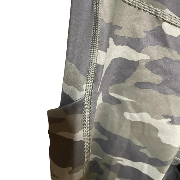 Athleta Ultimate Camo 7/8 Tight Leggings Pockets Olive Green‎ Size XS - Picture 6 of 12